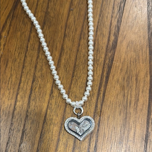 Origami Owl Jewelry - Origami Owl Elegant Pearl Heart Pendant Necklace